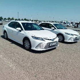 Toyota Camry 2021