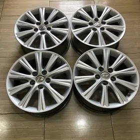 Panorama Lexus ES R17