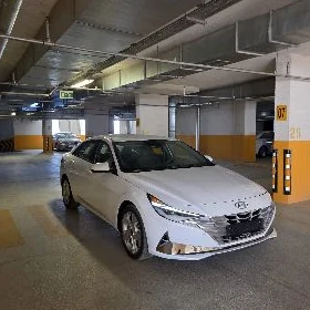 Hyundai Elantra 2023