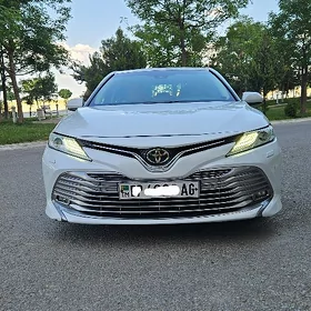Toyota Camry 2019