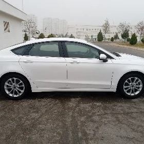 Ford Fusion 2020