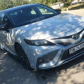 Toyota Camry 2021