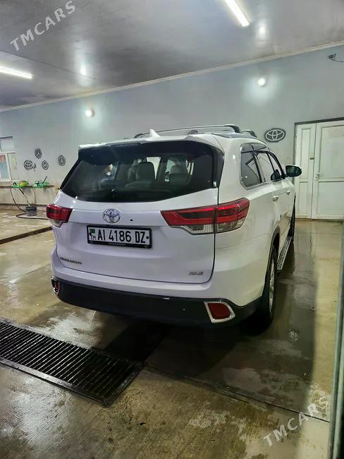 Toyota Highlander 2017 - 1