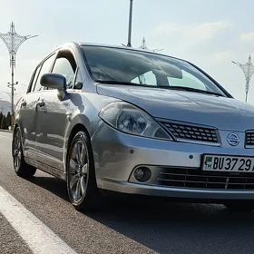 Nissan Tiida 2007