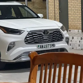 Toyota Highlander 2021