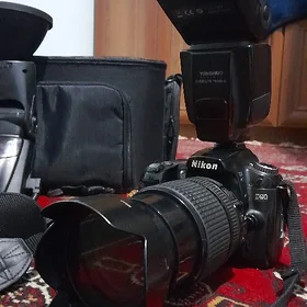 Nikon D 90