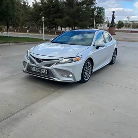 Toyota Camry 2020
