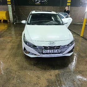 Hyundai Elantra 2022