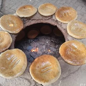 çörek ýapyjy hamyrçy gerek.
