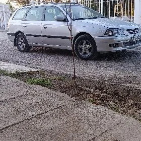 Toyota Avensis 2000