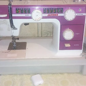 Швейная машинка Janome