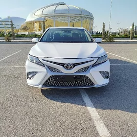 Toyota Camry 2020