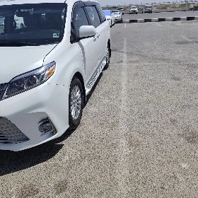 Toyota Sienna 2015