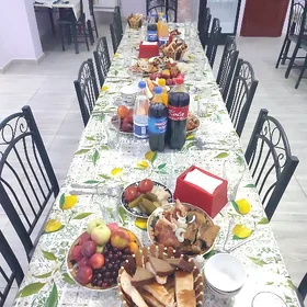 işçi gerek naharhanaŷa