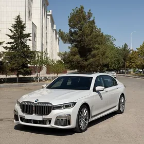 BMW 740 2022