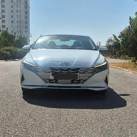 Hyundai Elantra 2021