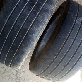 Bridgestona 235/45/R18 2stuk