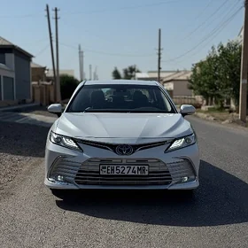 Toyota Camry 2023