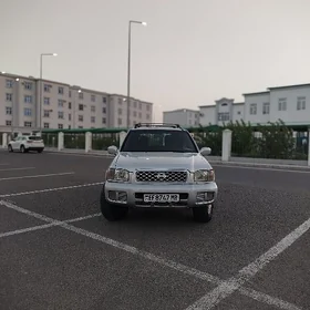 Nissan Pathfinder 2000