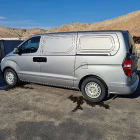 Hyundai H-1 2011