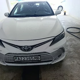 Toyota Camry 2021