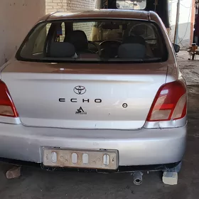 Toyota Echo 2001