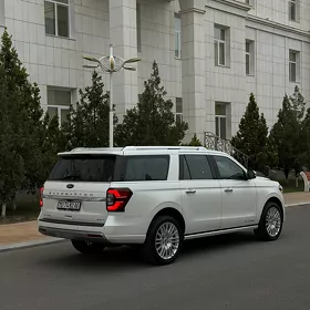 Ford Expedition 2023