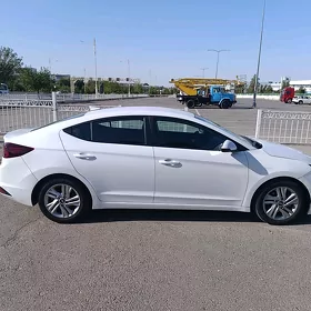 Hyundai Elantra 2019