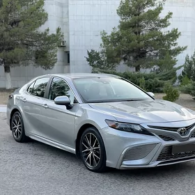 Toyota Camry 2021