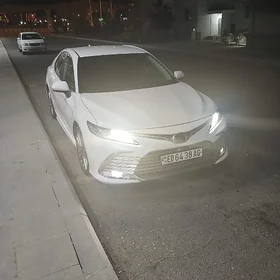 Toyota Camry 2021