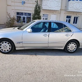 Mercedes-Benz E320 2002