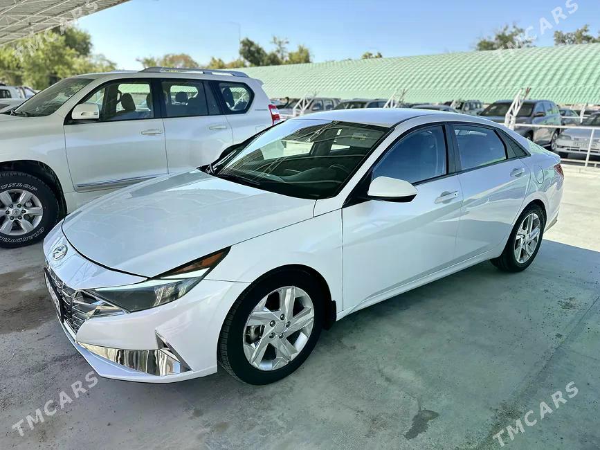 Hyundai Elantra 2023