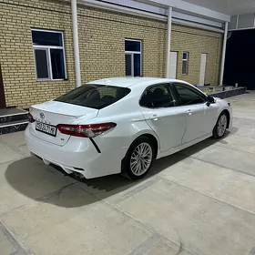 Toyota Camry 2020