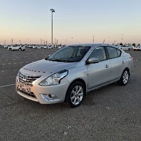 Nissan Versa 2015