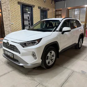 Toyota RAV4 2021