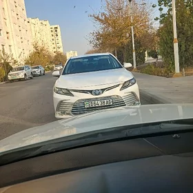 Toyota Camry 2021