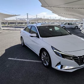 Hyundai Elantra 2022