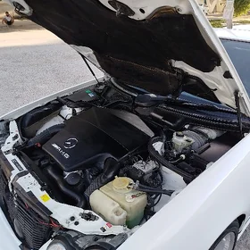 Mercedes-Benz E55 AMG 2000
