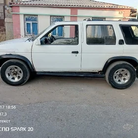 Nissan Pathfinder 1995