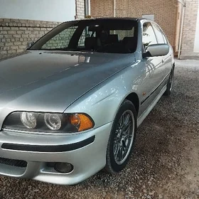 BMW E39 2000