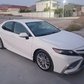 Toyota Camry 2021