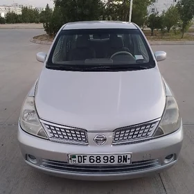 Nissan Tiida 2005