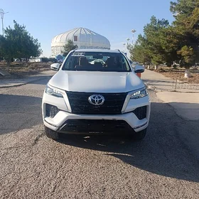 Toyota Fortuner 2023