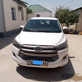 Toyota Innova 2020