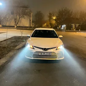 Toyota Camry 2021