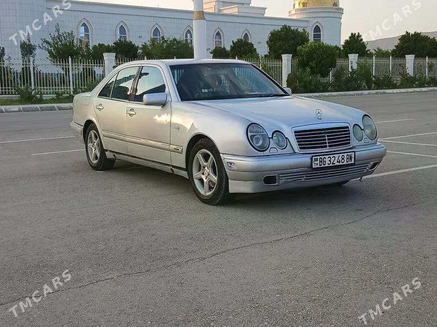 Mercedes-Benz E320 1996