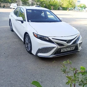 Toyota Camry 2021