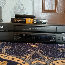 JVC kaseta görülýän