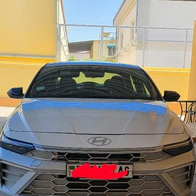 Hyundai Elantra 2024