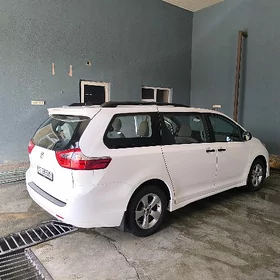 Toyota Sienna 2020